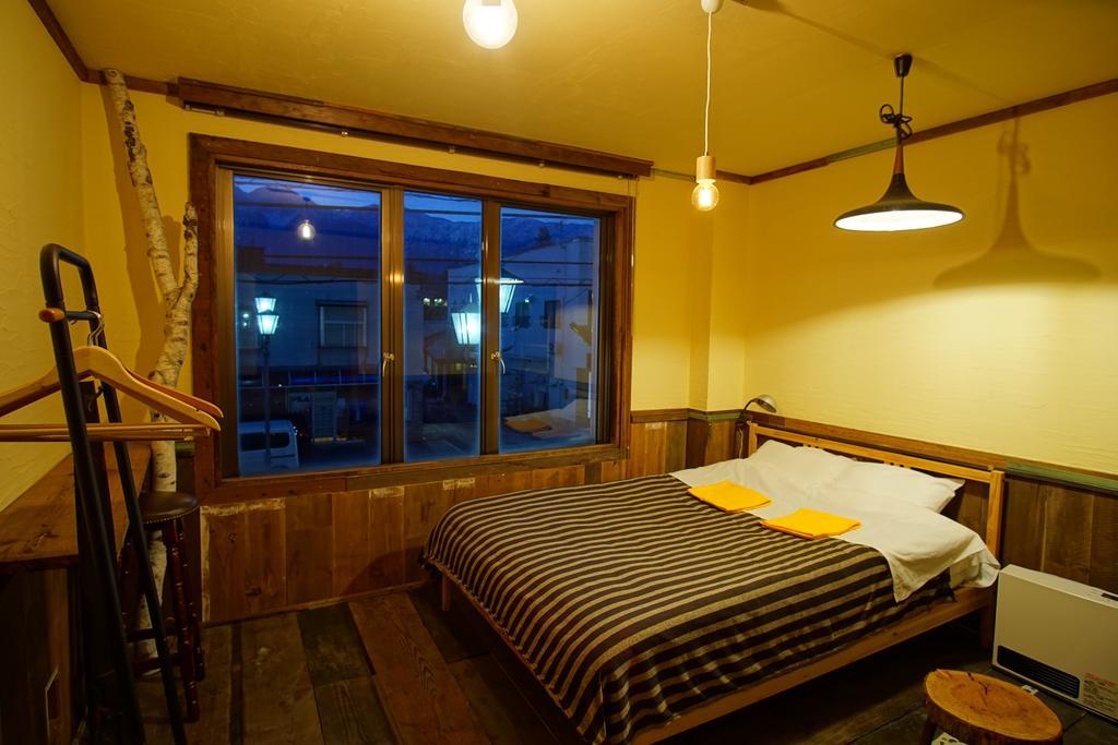 Hakuba Station Guesthouse En المظهر الخارجي الصورة