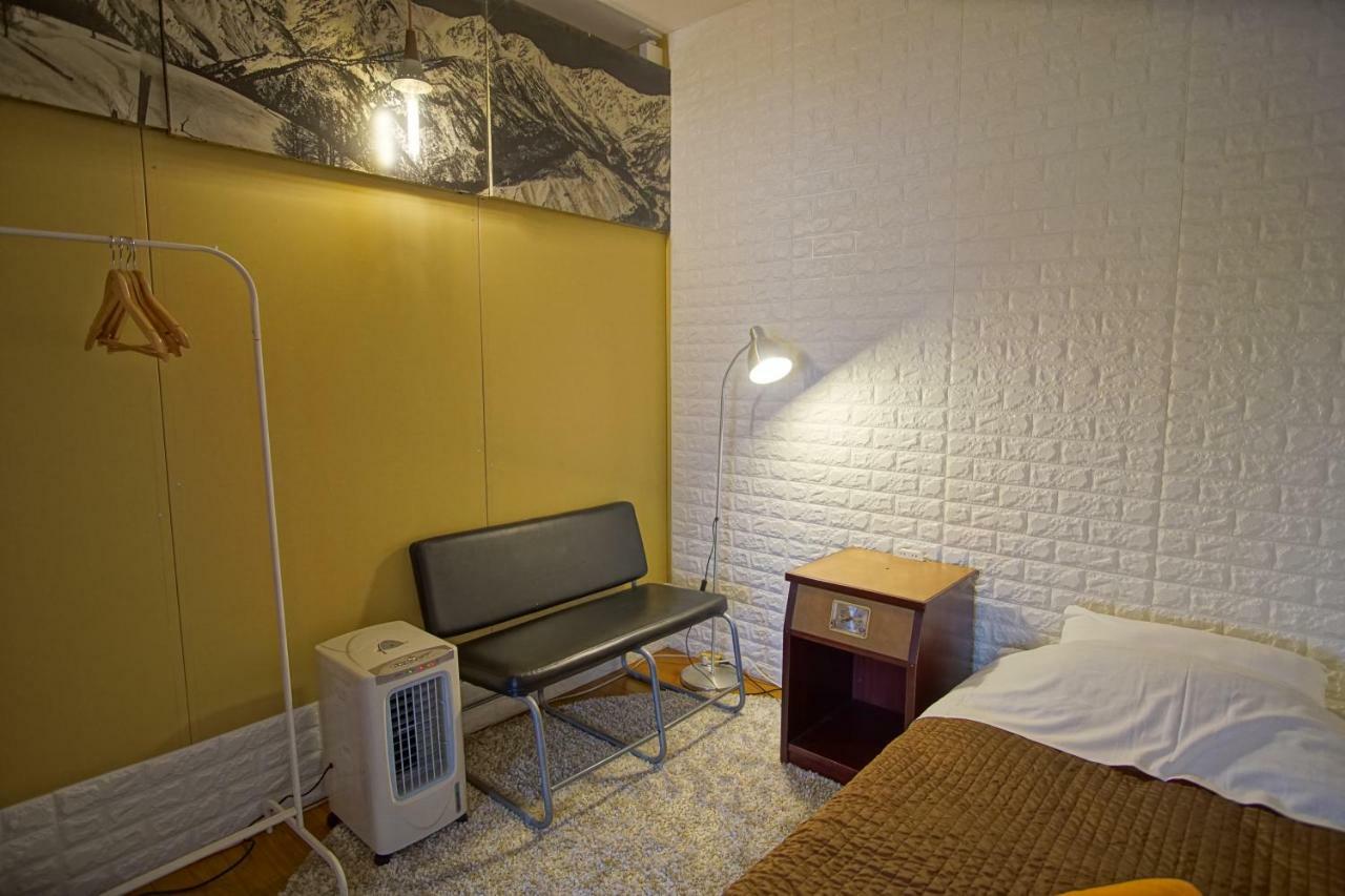 Hakuba Station Guesthouse En المظهر الخارجي الصورة