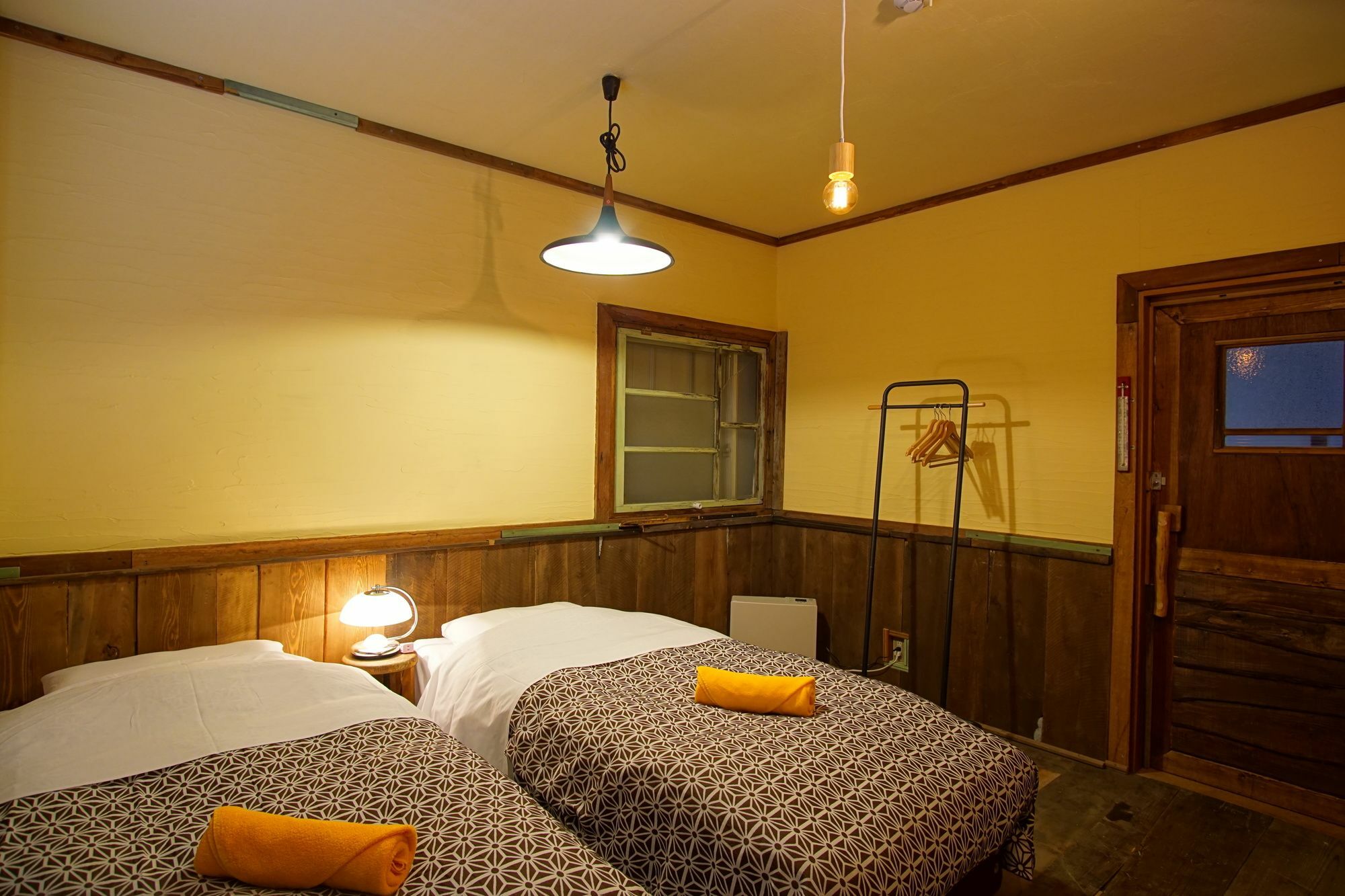 Hakuba Station Guesthouse En المظهر الخارجي الصورة