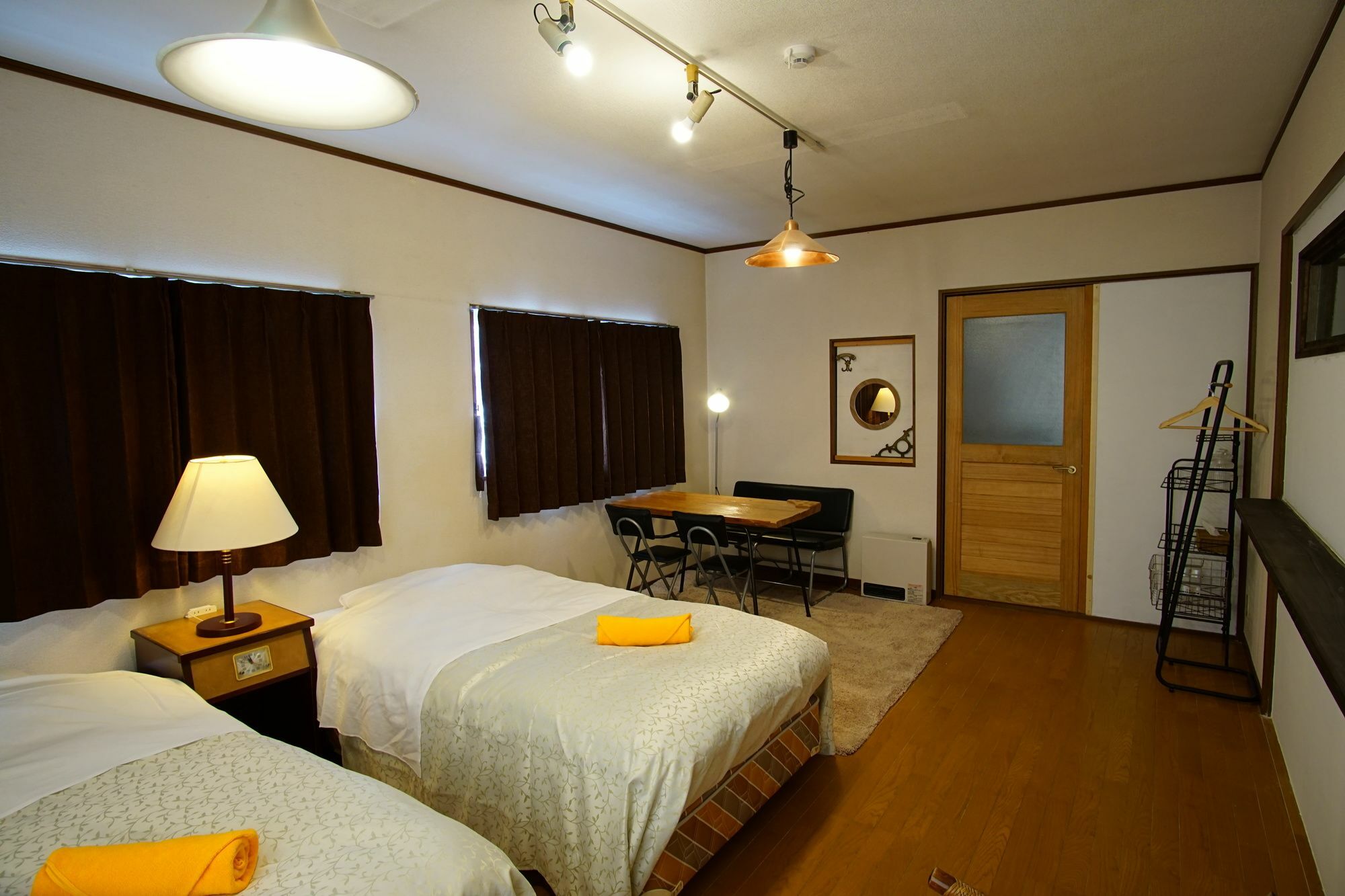 Hakuba Station Guesthouse En المظهر الخارجي الصورة